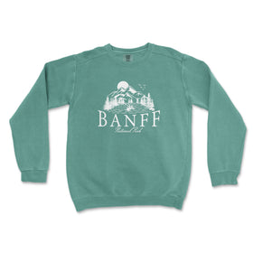 a green sweatshirt with the words banff on it