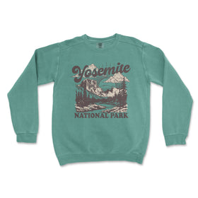 a sweatshirt with the words yosemite national park on it