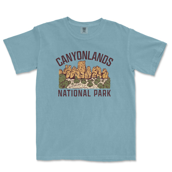a blue t - shirt with the words canyonlands national park on it