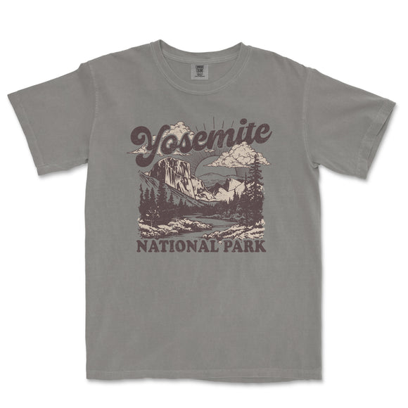 a t - shirt that says yosemite national park