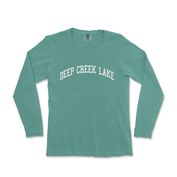 a green shirt with the words deep creek lake on it