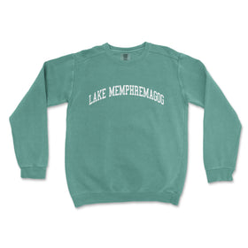 a green sweatshirt with the words lake mempermagasia printed on it