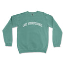 a green sweatshirt with the words lake winnebeue on it