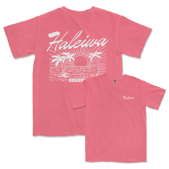 a pink t - shirt with the words hawaia on it